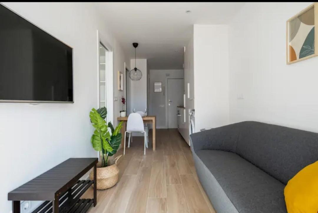 Apartment Close To The Beach Sant Adria de Besos Ngoại thất bức ảnh