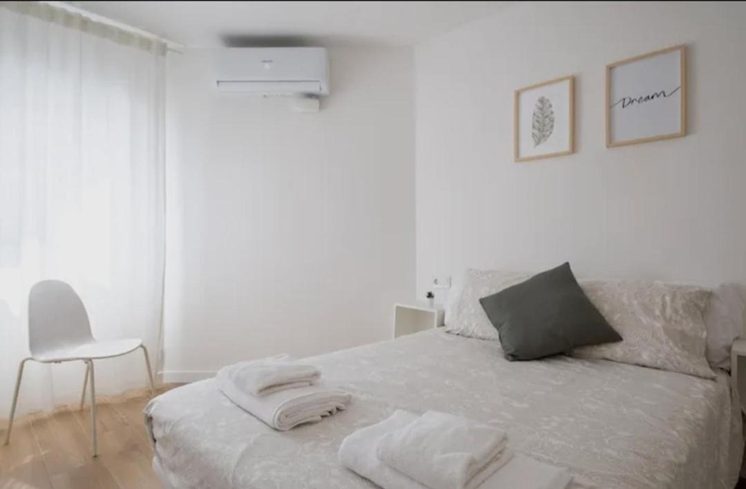 Apartment Close To The Beach Sant Adria de Besos Ngoại thất bức ảnh