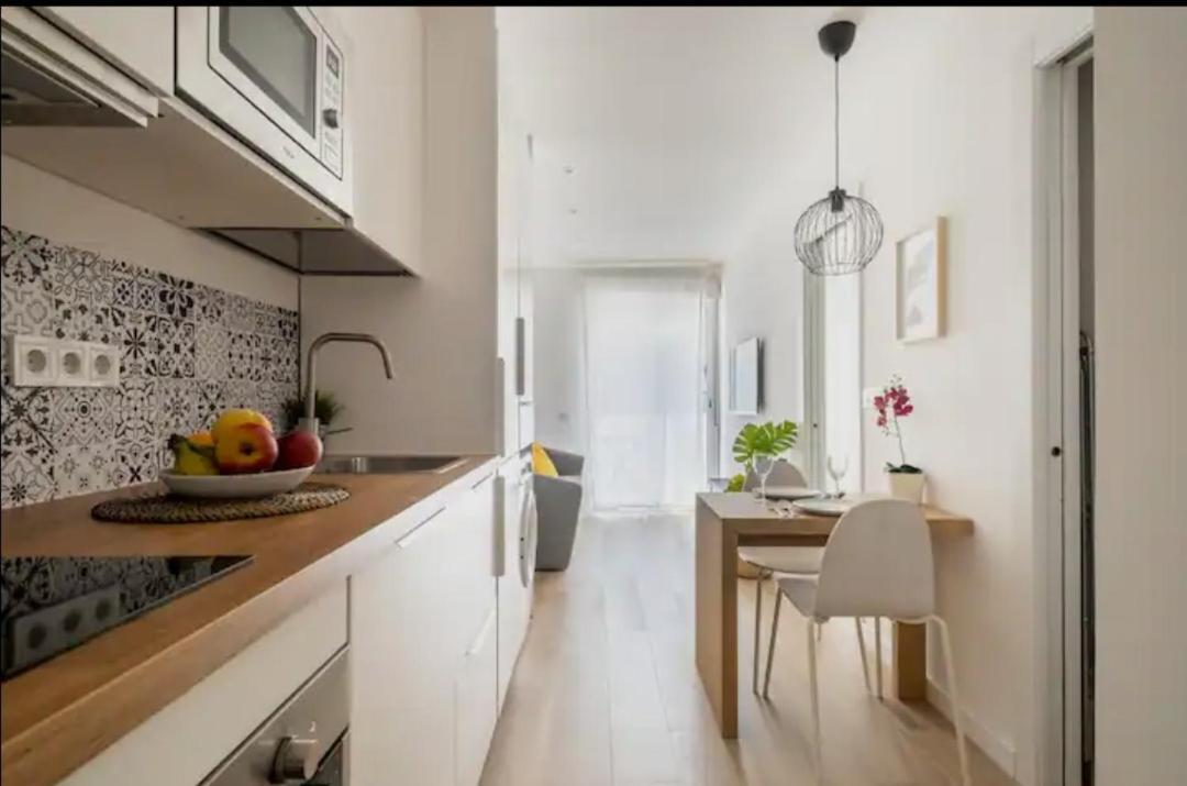 Apartment Close To The Beach Sant Adria de Besos Ngoại thất bức ảnh